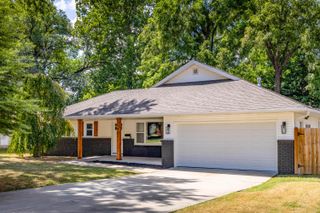 1901 S Sieger Drive, Springfield, MO 65804