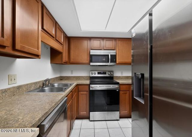 1101 W DEFENDER Court 1101, Jacksonville, FL 32233