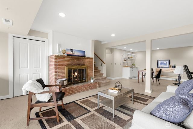 19445 Viking Avenue NW, Poulsbo, WA 98370