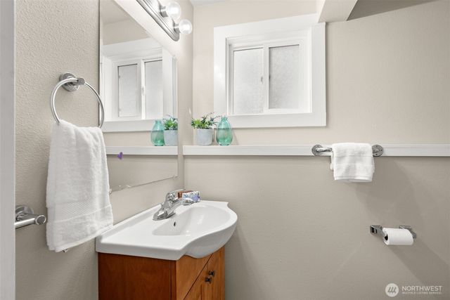 19445 Viking Avenue NW, Poulsbo, WA 98370