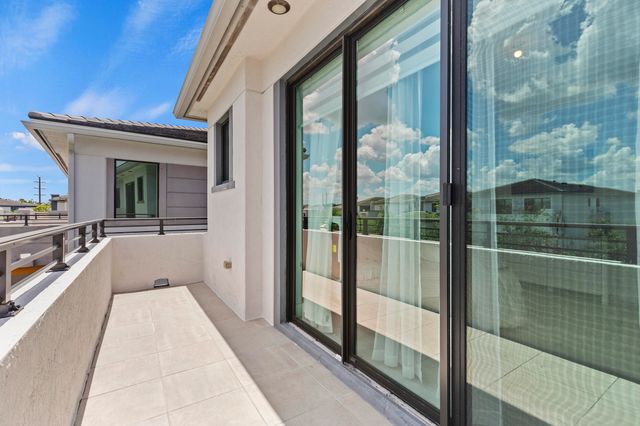 10855 Passage Way, Parkland, FL 33076