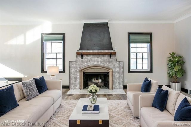 93 Oakdale Boulevard, Pleasant Ridge, MI 48069