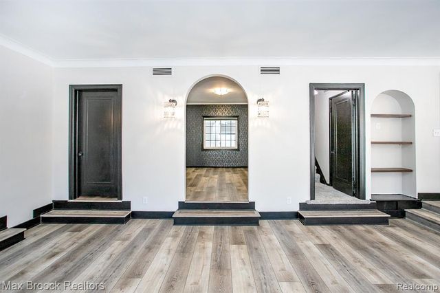 93 Oakdale Boulevard, Pleasant Ridge, MI 48069