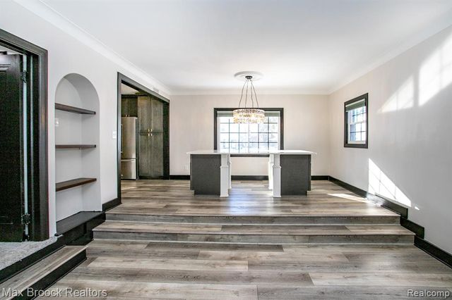 93 Oakdale Boulevard, Pleasant Ridge, MI 48069