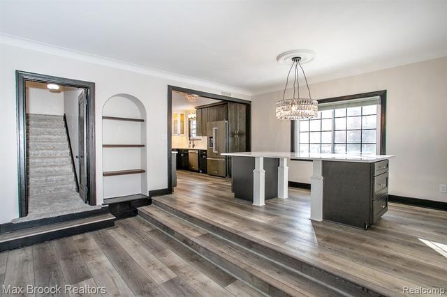 93 Oakdale Boulevard, Pleasant Ridge, MI 48069