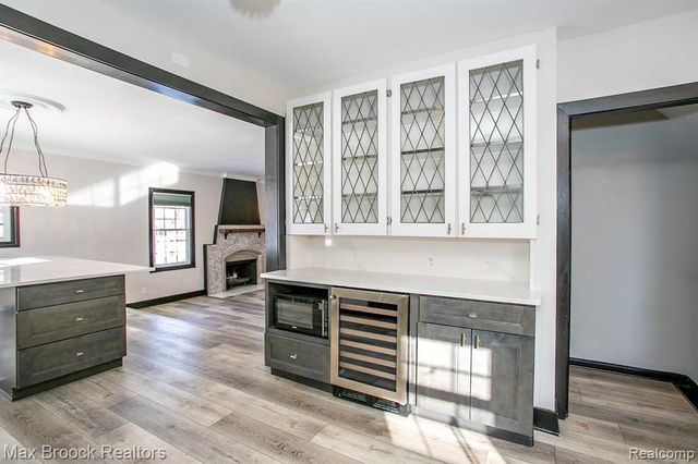 93 Oakdale Boulevard, Pleasant Ridge, MI 48069