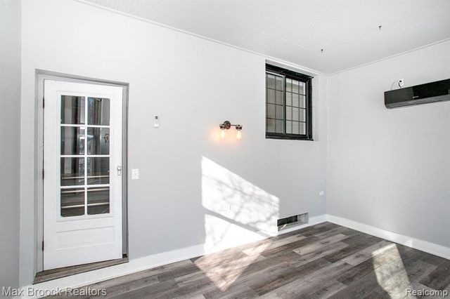 93 Oakdale Boulevard, Pleasant Ridge, MI 48069