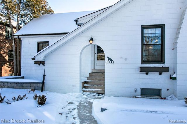 93 Oakdale Boulevard, Pleasant Ridge, MI 48069