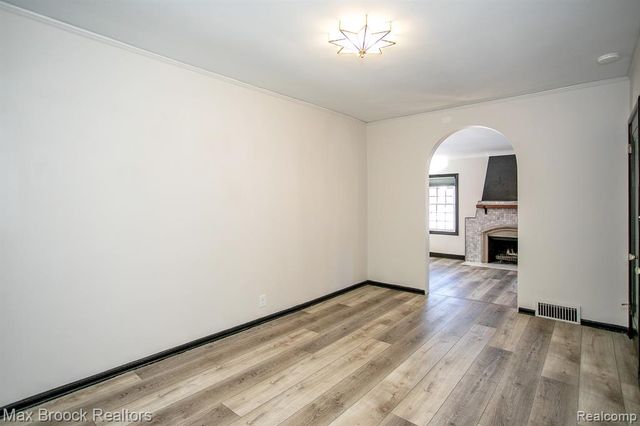 93 Oakdale Boulevard, Pleasant Ridge, MI 48069