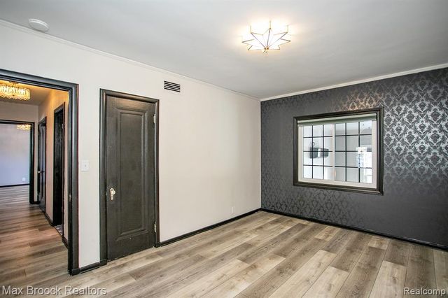 93 Oakdale Boulevard, Pleasant Ridge, MI 48069