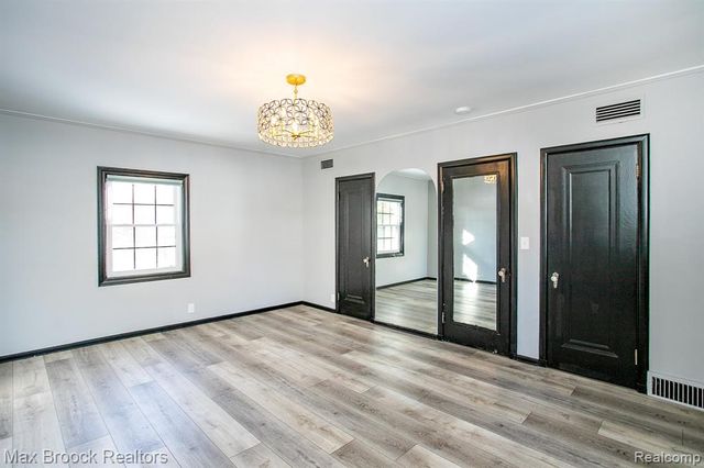 93 Oakdale Boulevard, Pleasant Ridge, MI 48069