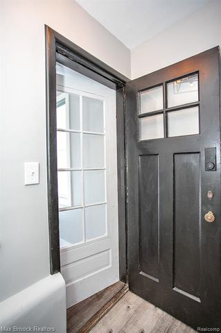 93 Oakdale Boulevard, Pleasant Ridge, MI 48069