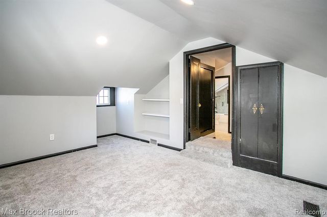 93 Oakdale Boulevard, Pleasant Ridge, MI 48069