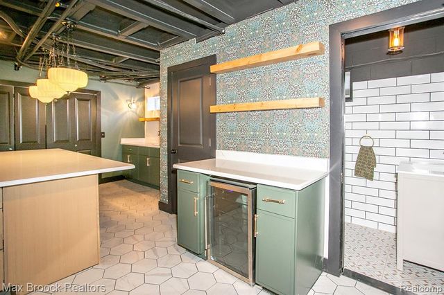 93 Oakdale Boulevard, Pleasant Ridge, MI 48069