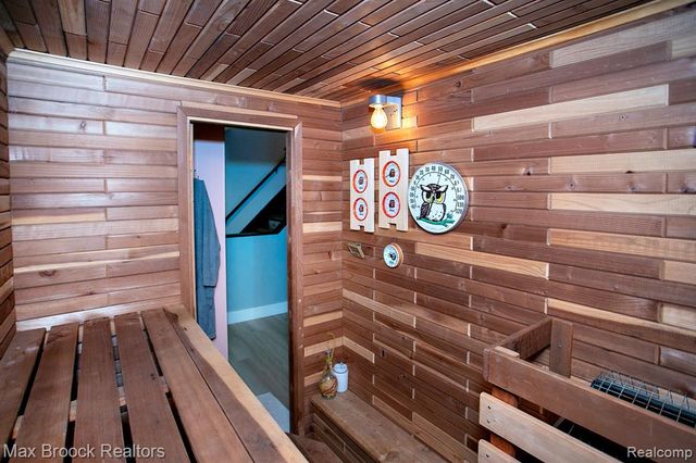 93 Oakdale Boulevard, Pleasant Ridge, MI 48069