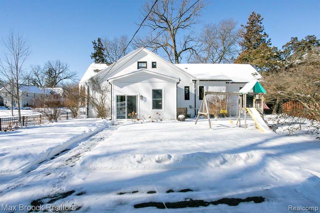 93 Oakdale Boulevard, Pleasant Ridge, MI 48069