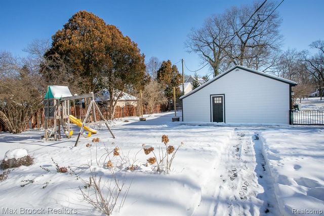 93 Oakdale Boulevard, Pleasant Ridge, MI 48069