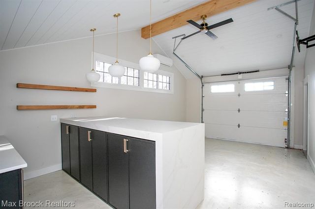 93 Oakdale Boulevard, Pleasant Ridge, MI 48069