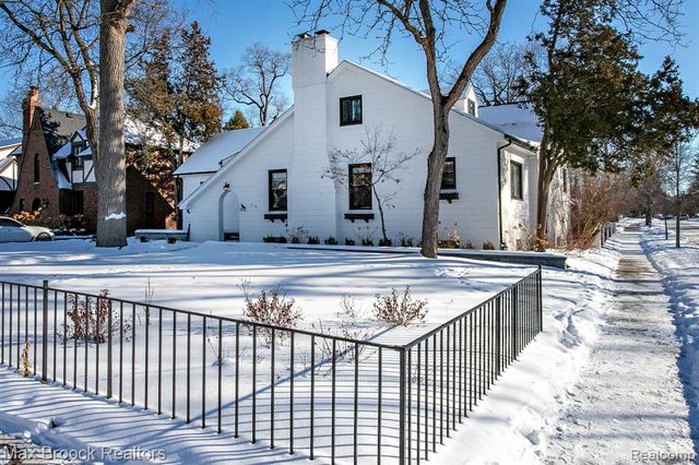 93 Oakdale Boulevard, Pleasant Ridge, MI 48069