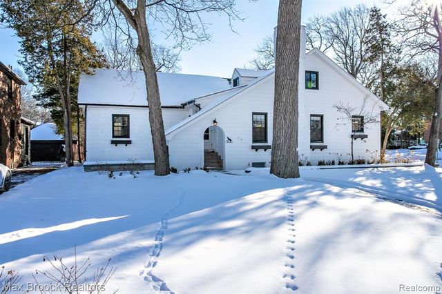 93 Oakdale Boulevard, Pleasant Ridge, MI 48069