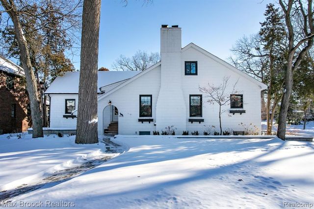 93 Oakdale Boulevard, Pleasant Ridge, MI 48069