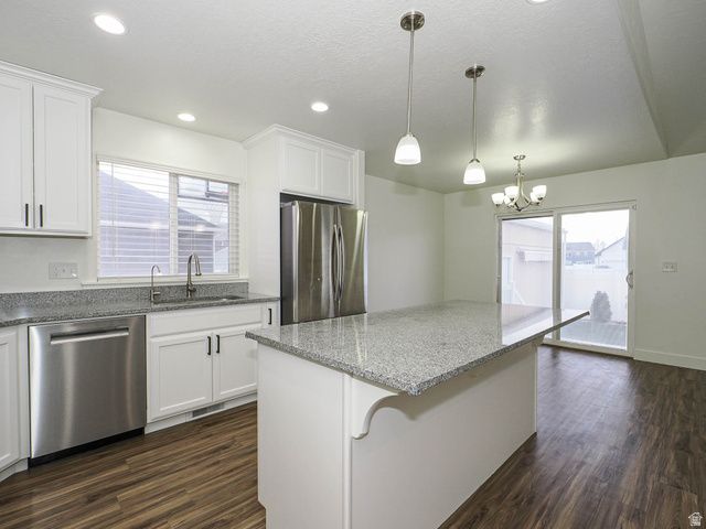868 E CLIFFROSE DR, Eagle Mountain, UT 84005