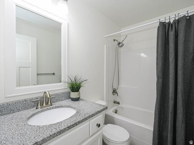 868 E CLIFFROSE DR, Eagle Mountain, UT 84005