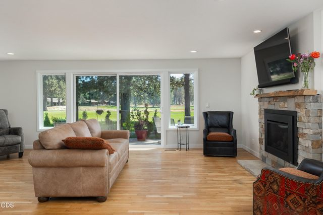 61084 Parrell Road, Bend, OR 97702