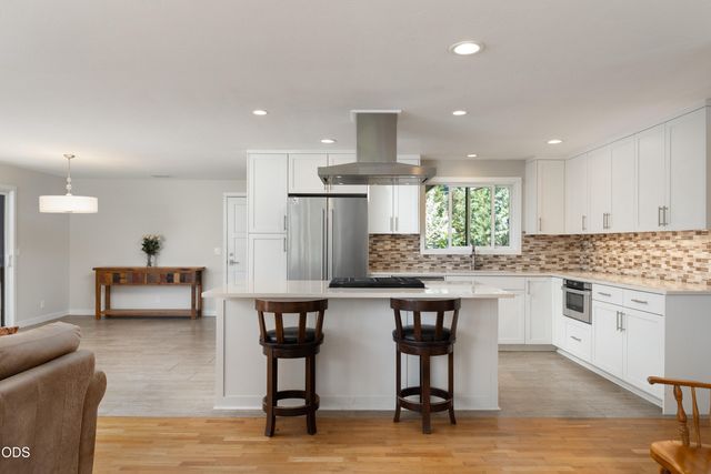 61084 Parrell Road, Bend, OR 97702