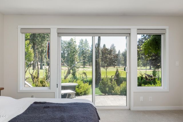 61084 Parrell Road, Bend, OR 97702