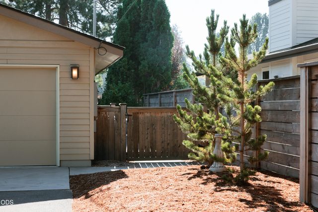 61084 Parrell Road, Bend, OR 97702