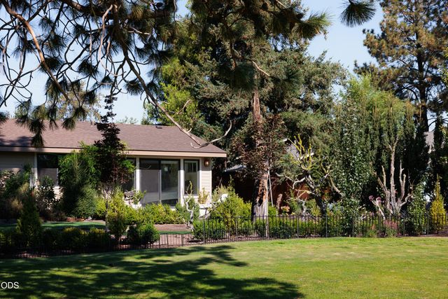 61084 Parrell Road, Bend, OR 97702