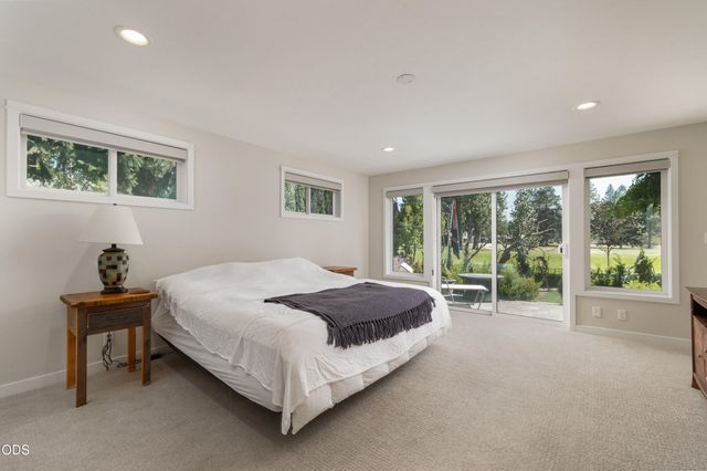 61084 Parrell Road, Bend, OR 97702