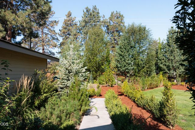 61084 Parrell Road, Bend, OR 97702