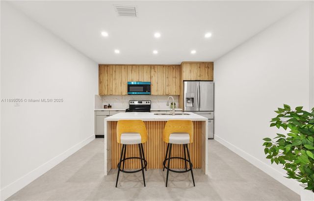 10017 SW 23rd Ter, Miami, FL 33165