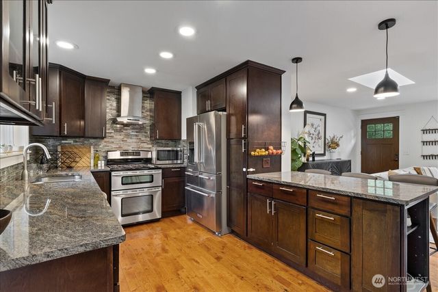 1109 Lewis Lane SE, Issaquah, WA 98027