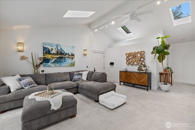 1109 Lewis Lane SE, Issaquah, WA 98027