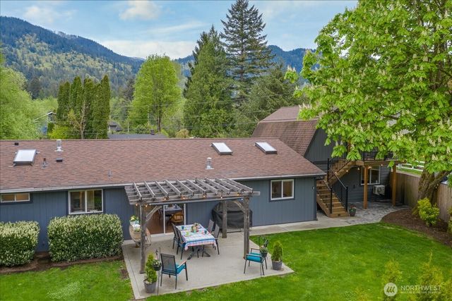 1109 Lewis Lane SE, Issaquah, WA 98027