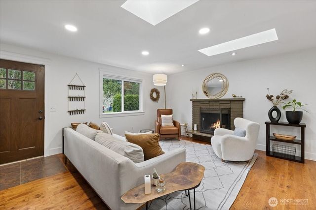 1109 Lewis Lane SE, Issaquah, WA 98027