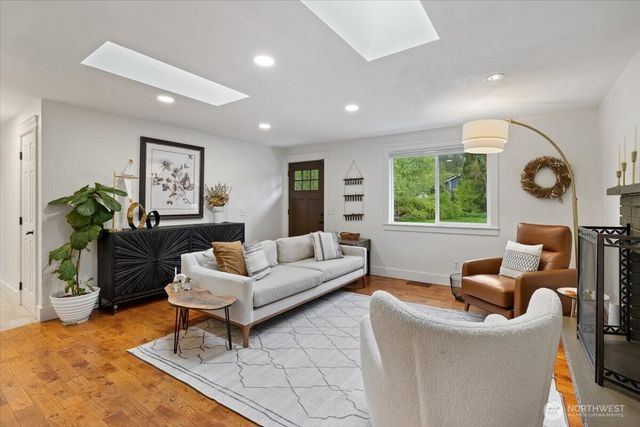 1109 Lewis Lane SE, Issaquah, WA 98027