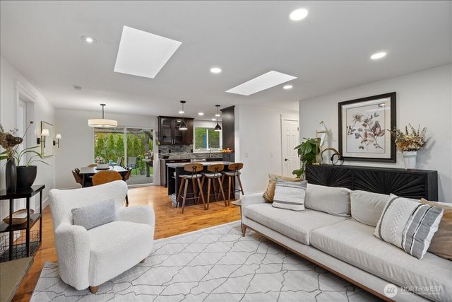 1109 Lewis Lane SE, Issaquah, WA 98027