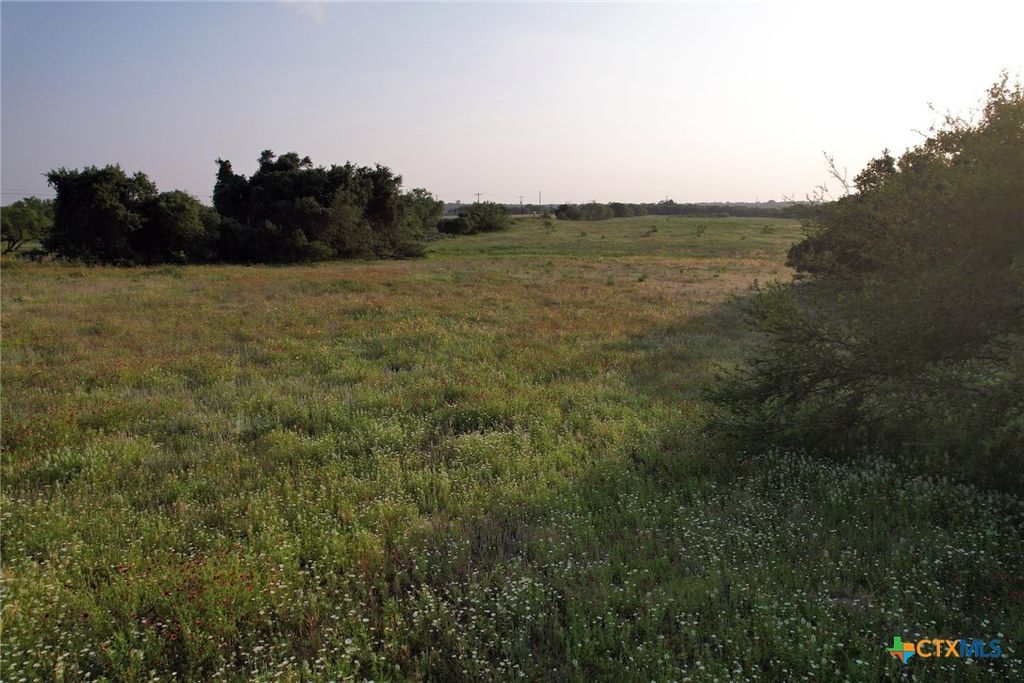 Image 2 of property listing at TBD lot 18 CR 150, San Antonio, TX 78223
