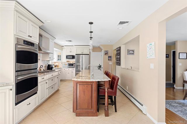 41 Evelyn Drive, Bethpage, NY 11714