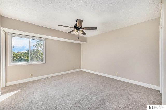 3105 Mirror Circle, Bellevue, NE 68123