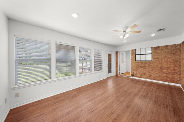 239 E College Street, Alba, TX 75410