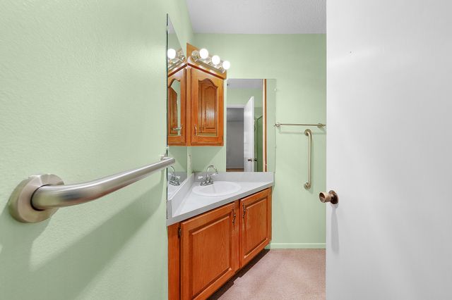 239 E College Street, Alba, TX 75410
