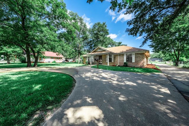 239 E College Street, Alba, TX 75410