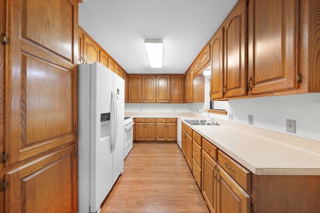 239 E College Street, Alba, TX 75410