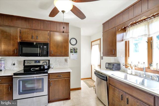 1170 N MANOR RD, Honey Brook, PA 19344