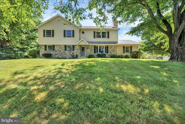 1170 N MANOR RD, Honey Brook, PA 19344